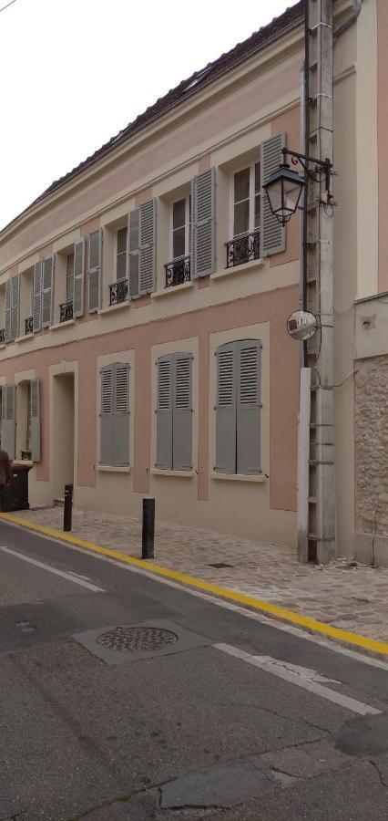 Le Gite Entre Val Et Rose Provins Eksteriør bilde